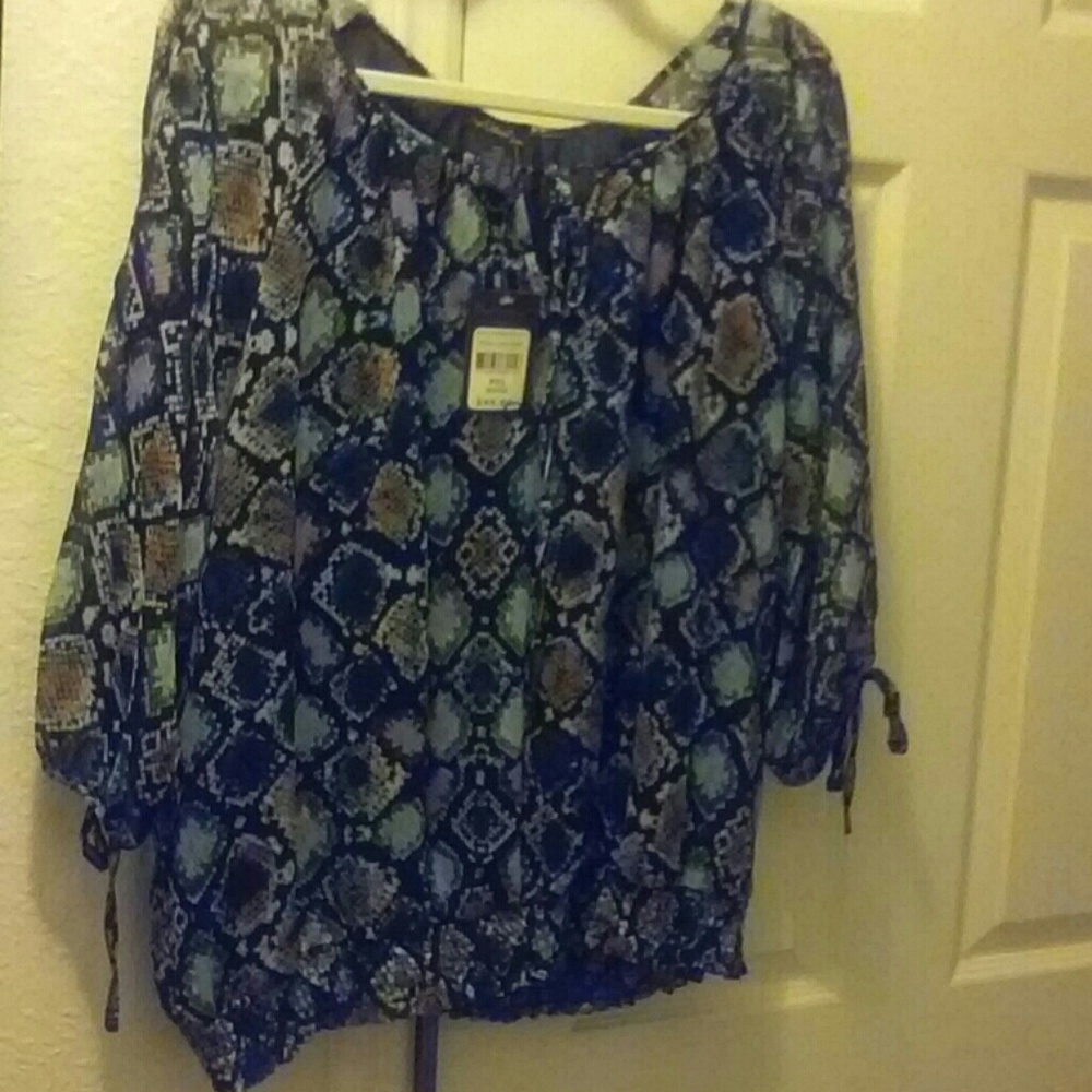Nue Options Ladies Peek-A-Boo Top